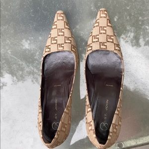 St. John pumps size 8